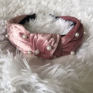 🌻 Knotted pearl velvet headband